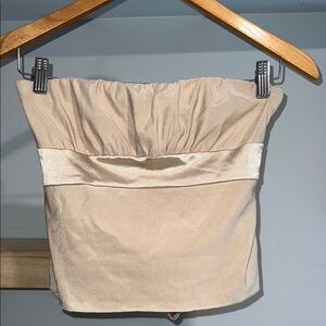 Cream Strapless Top‎